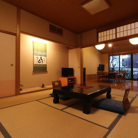 Yumoto Ueyama Ryokan Химеджи Екстериор снимка